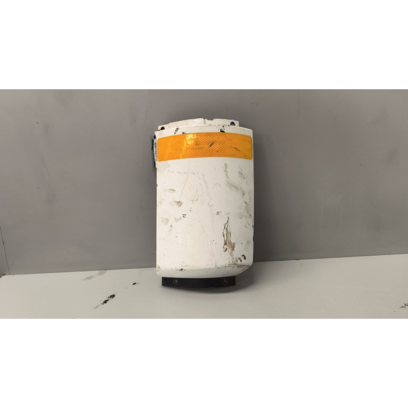 Recambio de deflector derecho para nissan trucks atleon 210 referencia OEM IAM 62380x000 62380x001 62380x002