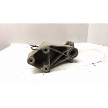 Recambio de soporte guardabarros trasero para daf serie xf105.xxx 12.9 diesel referencia OEM IAM  derecho 