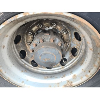 Recambio de buje trasero izquierdo para renault premium lander fg 4x2 corto referencia OEM IAM 5000849555 5010319268 5600665480