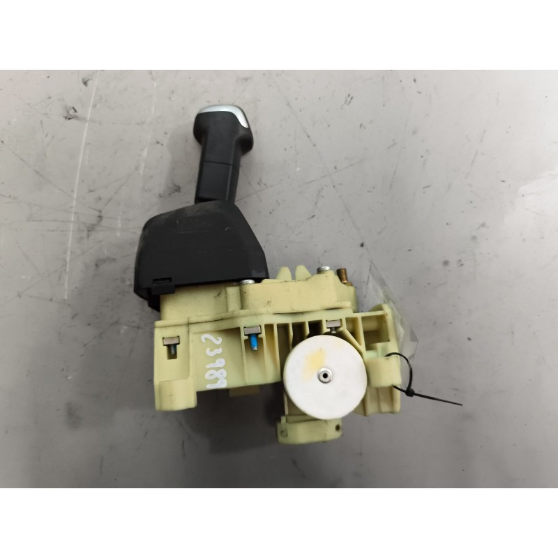 Recambio de palanca freno de mano para scania serie p/g/r (c-clase) fsa r450 (4x2) largo cr 19 a referencia OEM IAM 2301821 - Blanco