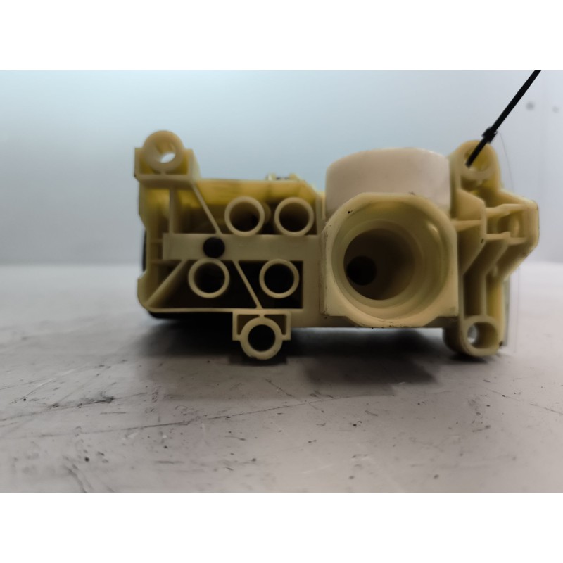 Recambio de palanca freno de mano para scania serie p/g/r (c-clase) fsa r450 (4x2) largo cr 19 a referencia OEM IAM 2301821 - Blanco 2