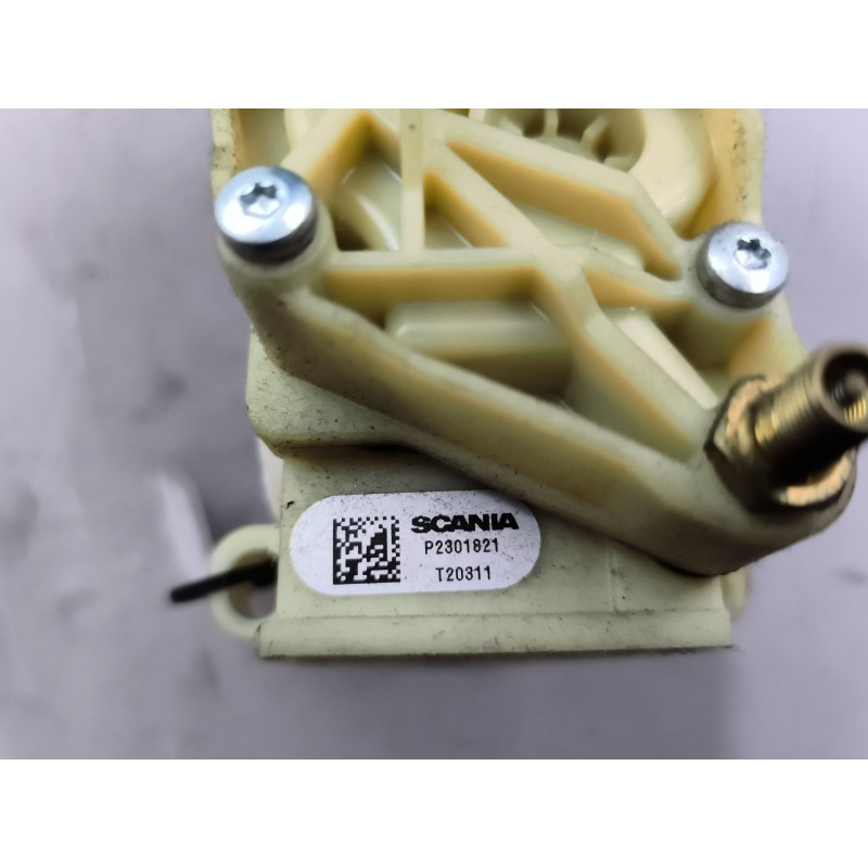 Recambio de palanca freno de mano para scania serie p/g/r (c-clase) fsa r450 (4x2) largo cr 19 a referencia OEM IAM 2301821 - Blanco 4