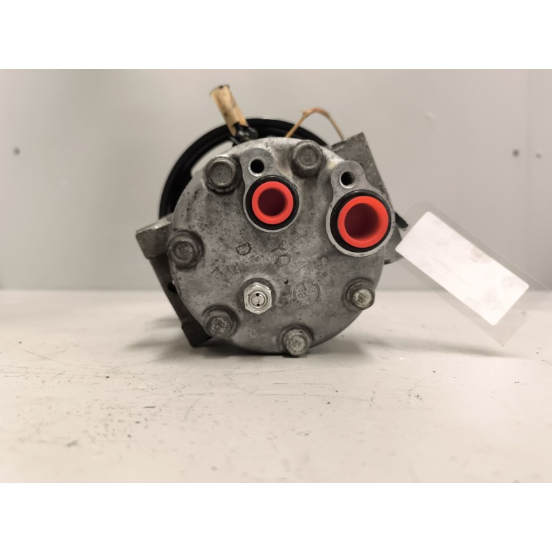 Recambio de compresor aire acondicionado para renault serie t 12.8 diesel referencia OEM IAM 84591036 - Blanco 2