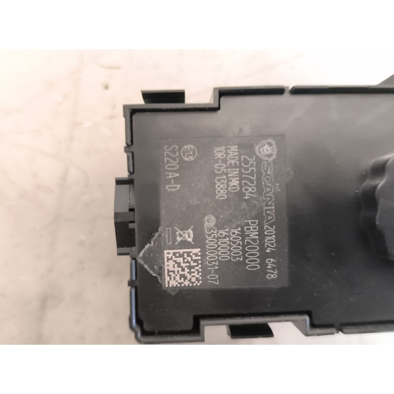 Recambio de mando multifuncion para scania serie p/g/r (c-clase) fsa r450 (4x2) largo cr 19 a referencia OEM IAM 2557284 - Blanco 4