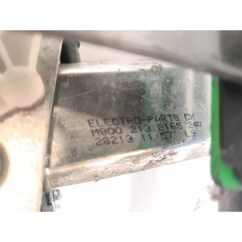 Recambio de elevalunas delantero derecho para renault midlum 7.2 diesel referencia OEM IAM 7484561621 - Blanco 2