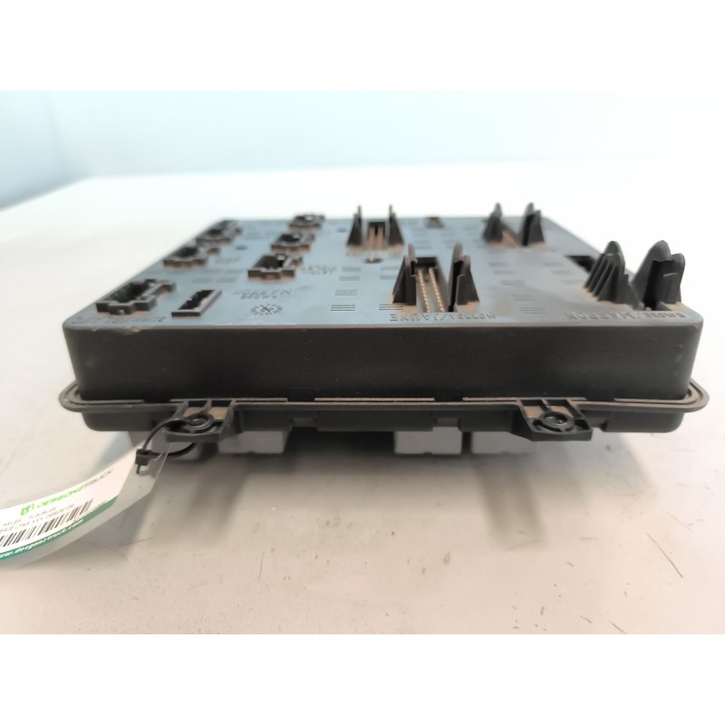 Recambio de caja reles / fusibles para daf serie lf45 desde 06 referencia OEM IAM 5010516886 - Blanco 6