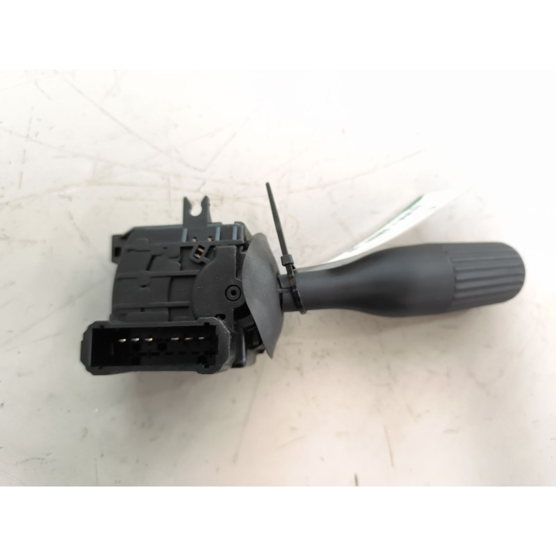 Recambio de mando limpia para daf serie lf45 desde 06 referencia OEM IAM 5001834435 - Blanco 4