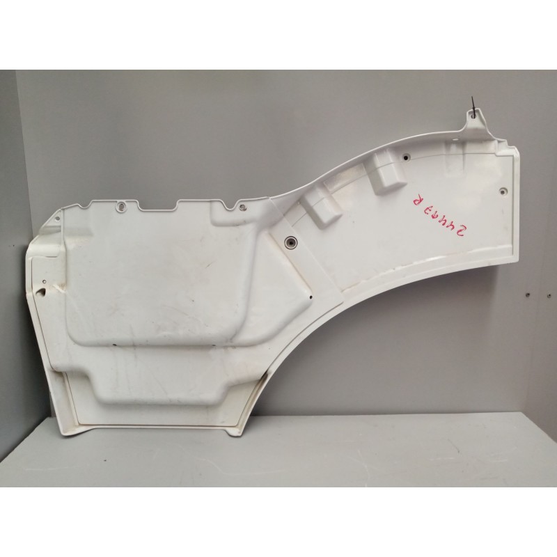 Recambio de moldura puerta delantera derecha para iveco stralis (as) 12.9 diesel referencia OEM IAM 504044980  