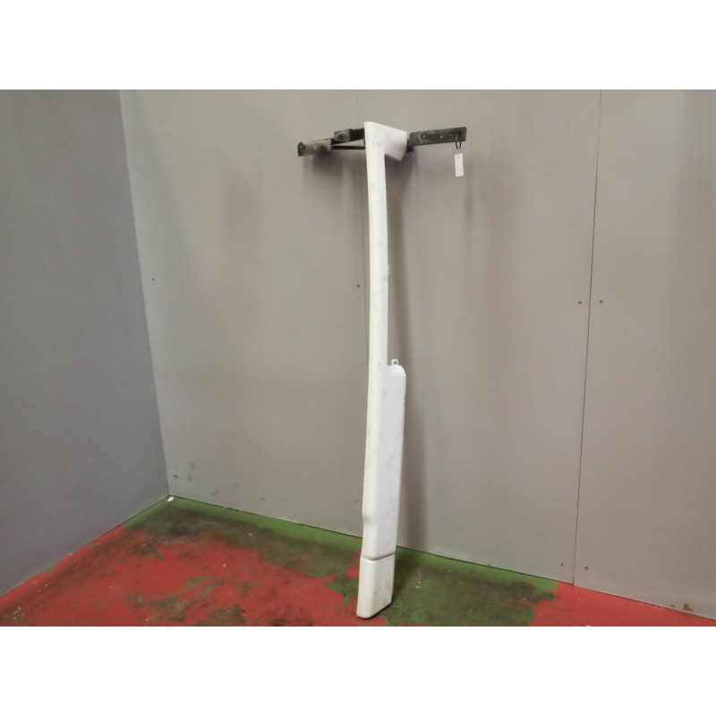 Recambio de moldura trasera cabina para iveco stralis (as) 12.9 diesel referencia OEM IAM 5801733700 504304739 