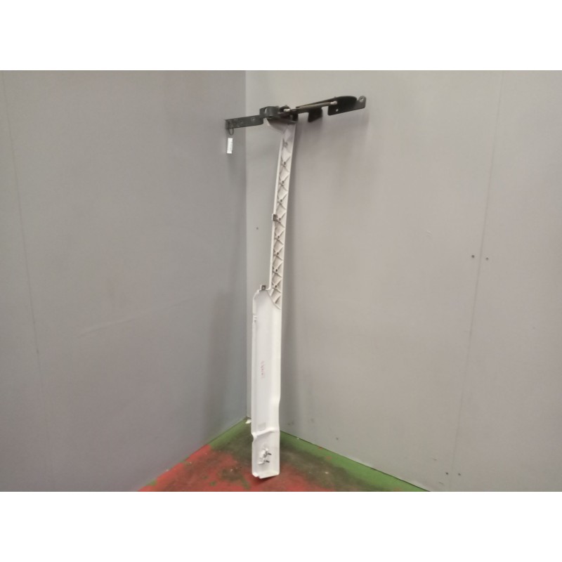 Recambio de moldura trasera cabina para iveco stralis (as) 12.9 diesel referencia OEM IAM 5801733700 504304739 - Blanco 3