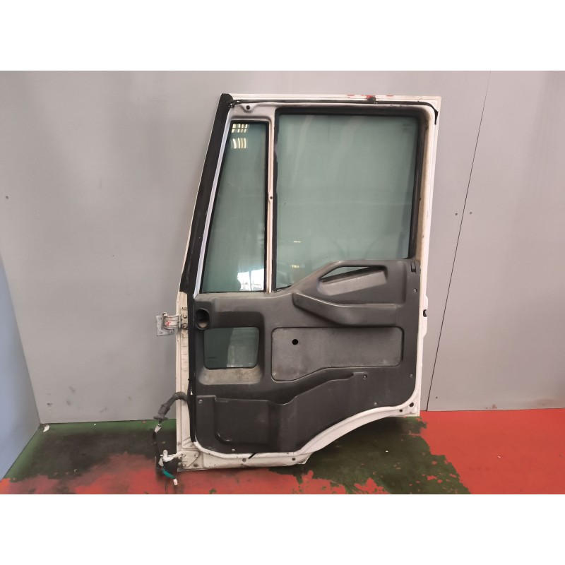 Recambio de puerta delantera derecha para iveco eurotech cursor (mh) 7.8 diesel referencia OEM IAM 1908807 - Blanco 2