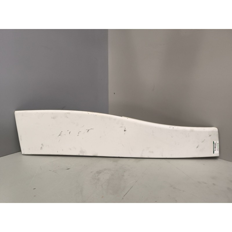 Recambio de moldura puerta delantera derecha para iveco stralis (as) 12.9 diesel referencia OEM IAM 504364596  