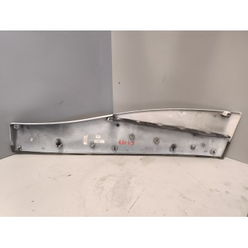 Recambio de moldura puerta delantera derecha para iveco stralis (as) 12.9 diesel referencia OEM IAM 504364596  