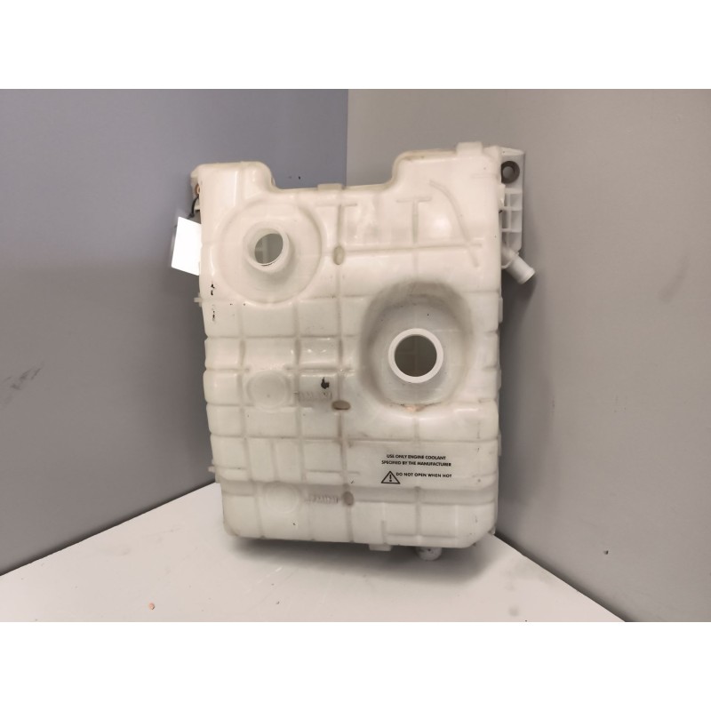 Recambio de deposito expansion para renault hr 420.18/26 premium 01  chasis 4x2 420.18 larga distancia referencia OEM IAM 501051 4