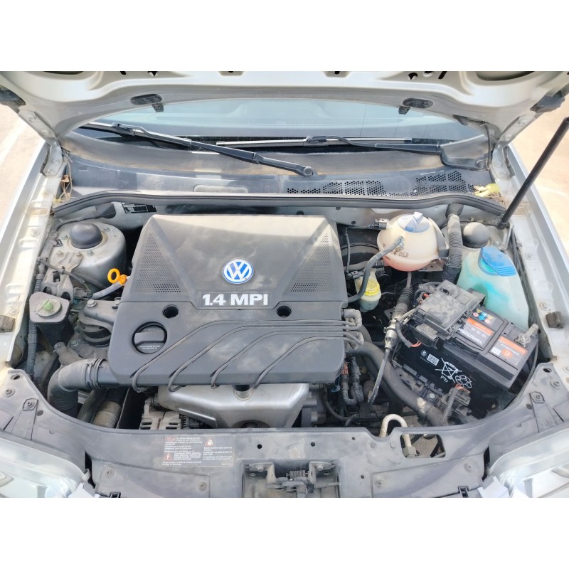 VOLKSWAGEN POLO (6N2)