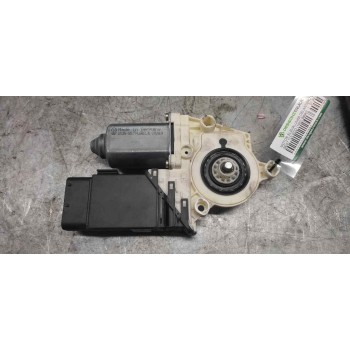 MOTOR ELEVALUNAS DELANTERO DERECHO 1C0959802C 9776105413301 29 PINS