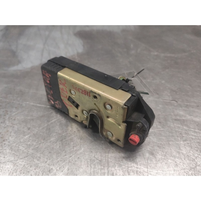 Recambio de cerradura puerta trasera derecha para opel vectra b berlina básico referencia OEM IAM 90503996 3PINES 3