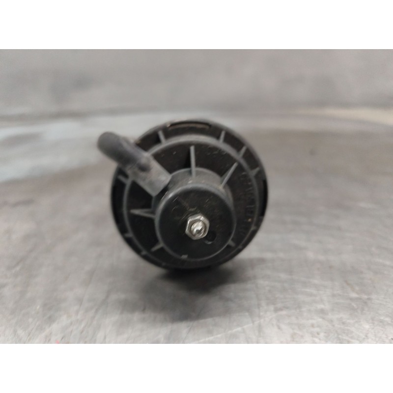 Recambio de valvula egr para seat ibiza (6k1) select referencia OEM IAM 038131501 - Blanco 3