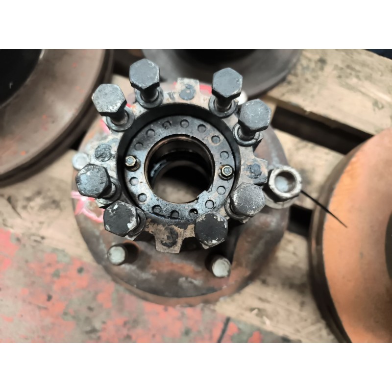 Recambio de buje trasero derecho para nissan trucks atleon tk 56/2 referencia OEM IAM 43204MD05A  