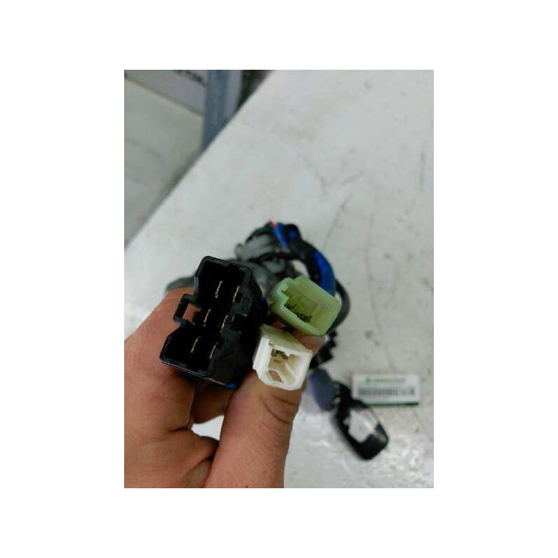 Recambio de conmutador de arranque para kia carnival ii 2.9 cdri ex referencia OEM IAM - Azul 2