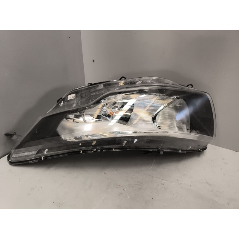 Recambio de faro izquierdo para iveco daily vi caja/chasis 35s16, 35c16, 40c16, 50c16, 60c16, 65c16, 70c16 referencia OEM IAM 58 - Blanco