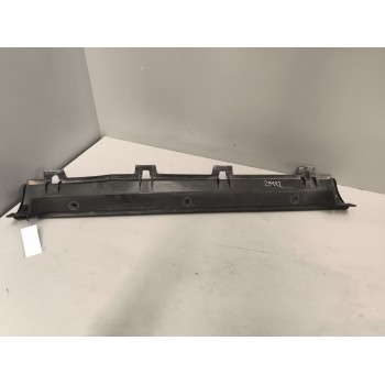 Recambio de moldura para iveco daily vi caja/chasis 35s16, 35c16, 40c16, 50c16, 60c16, 65c16, 70c16 referencia OEM IAM 580154874