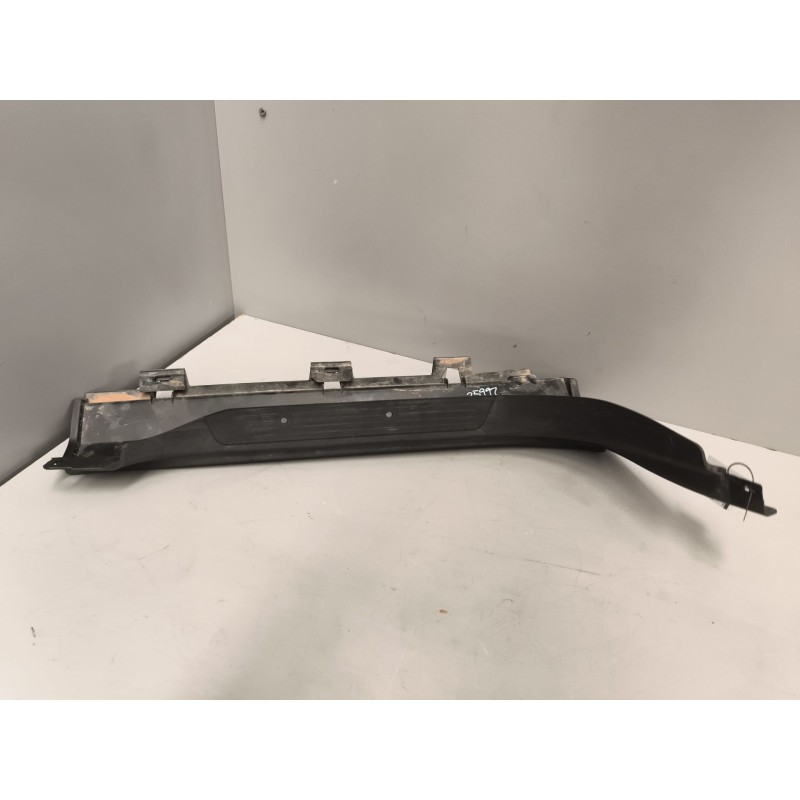 Recambio de moldura para iveco daily vi caja/chasis 35s16, 35c16, 40c16, 50c16, 60c16, 65c16, 70c16 referencia OEM IAM 580152153 - Blanco 2