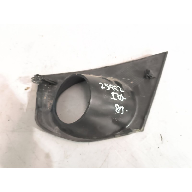 Recambio de moldura para iveco daily vi caja/chasis 35s16, 35c16, 40c16, 50c16, 60c16, 65c16, 70c16 referencia OEM IAM 580313003 - Blanco 2