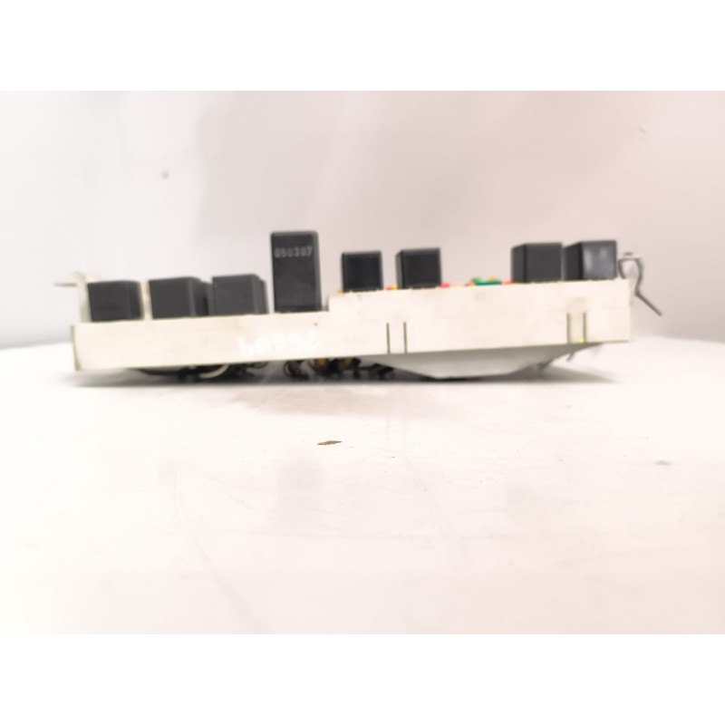 Recambio de caja reles / fusibles para scania r i r 500 referencia OEM IAM 1537849 1780657 1780654 - Blanco 4