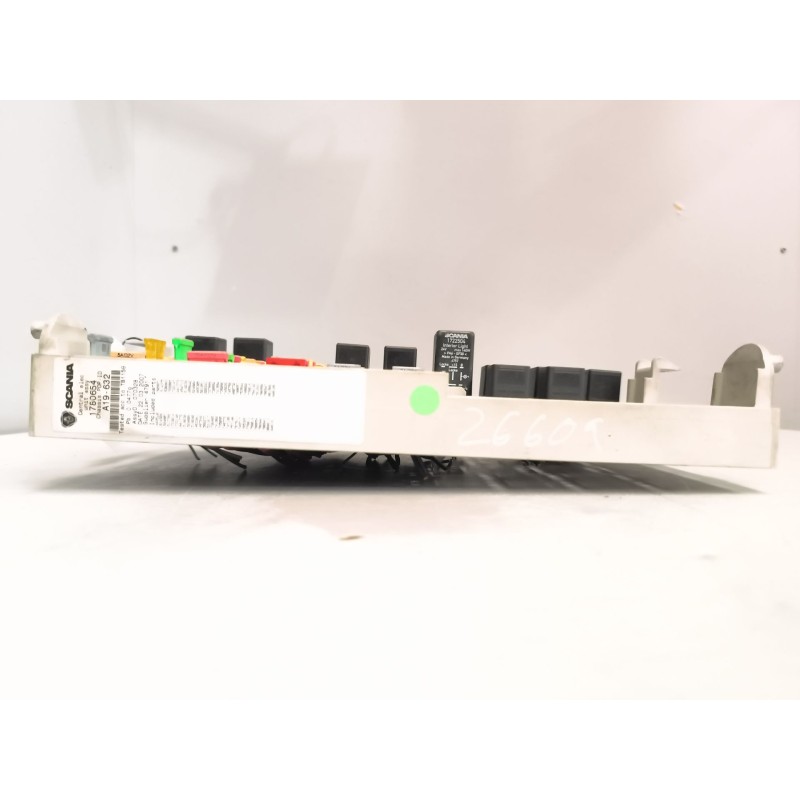 Recambio de caja reles / fusibles para scania r i r 500 referencia OEM IAM 1537849 1780657 1780654 - Blanco 5