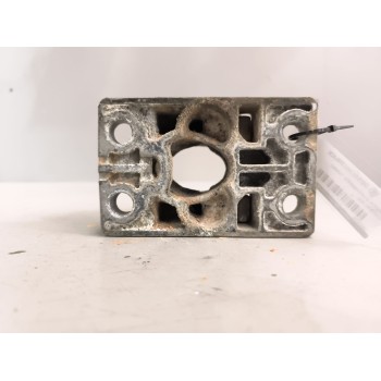 Recambio de soporte guardabarros trasero para volvo fh 500 referencia OEM IAM 21213203  