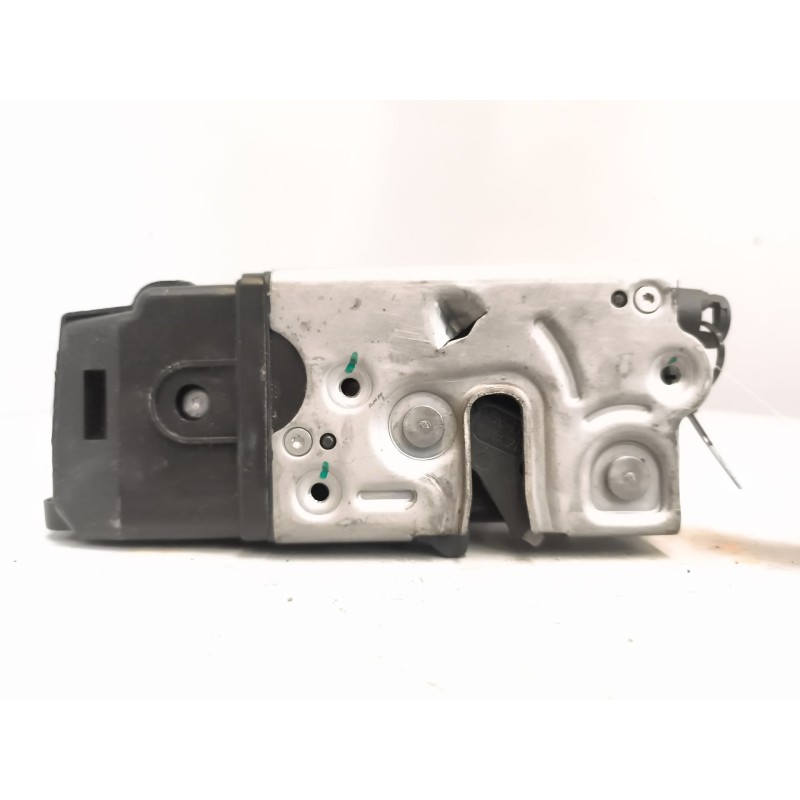 Recambio de cerradura puerta delantera derecha para renault serie t 12.8 diesel referencia OEM IAM 23333162  