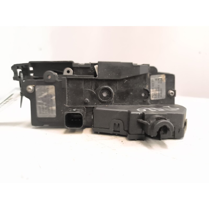 Recambio de cerradura puerta delantera derecha para renault serie t 12.8 diesel referencia OEM IAM 23333162 - Blanco 2