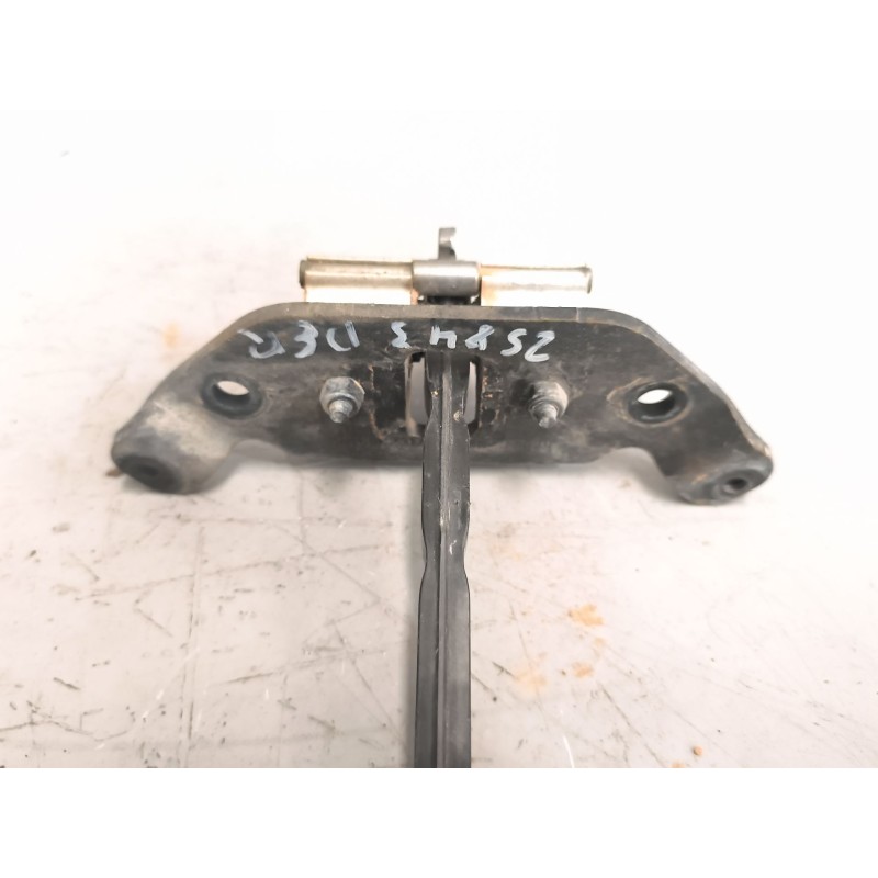 Recambio de retenedor puerta para volvo fh 500 referencia OEM IAM 82859279 - Blanco 3