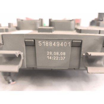Recambio de caja reles / fusibles para renault premium route 2006 fas 4x2 larga distancia referencia OEM IAM 7421169993  