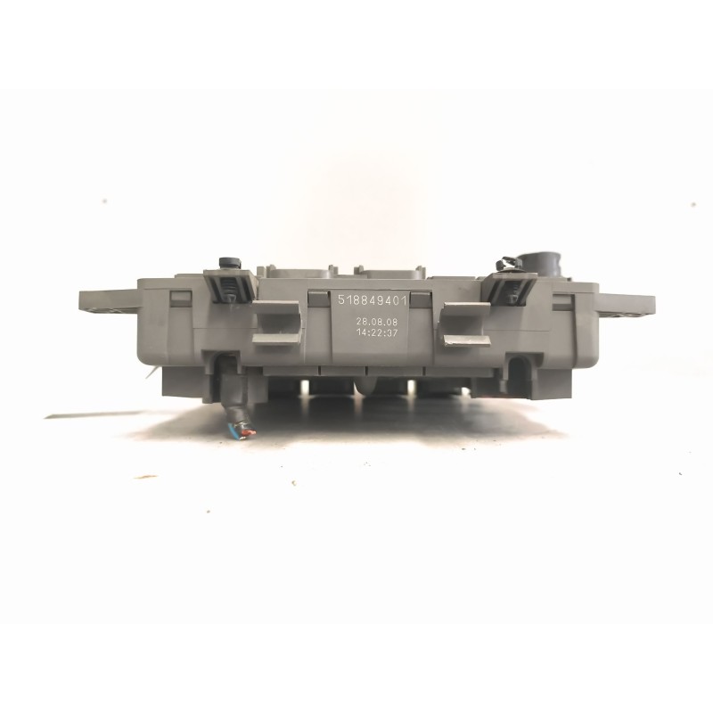 Recambio de caja reles / fusibles para renault premium route 2006 fas 4x2 larga distancia referencia OEM IAM 7421169993 5