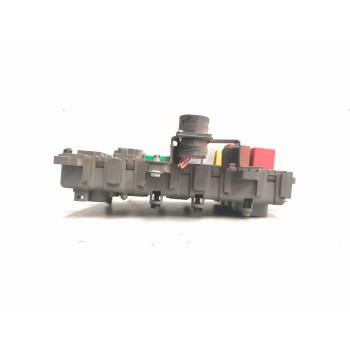 Recambio de caja reles / fusibles para renault premium route 2006 fas 4x2 larga distancia referencia OEM IAM 7421169993  