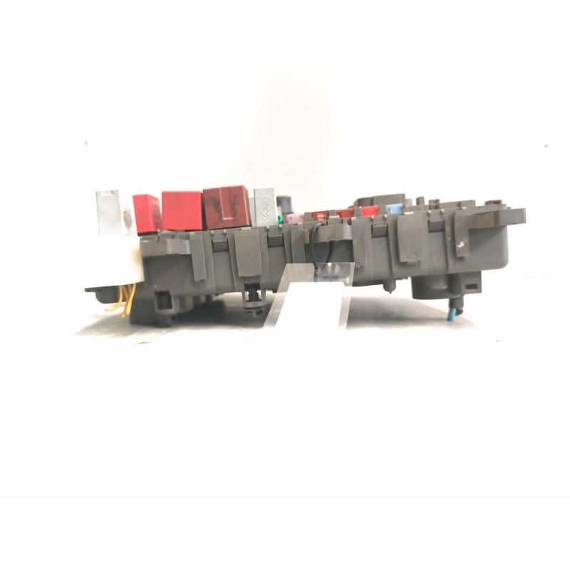 Recambio de caja reles / fusibles para renault premium route 2006 fas 4x2 larga distancia referencia OEM IAM 7421169993 8