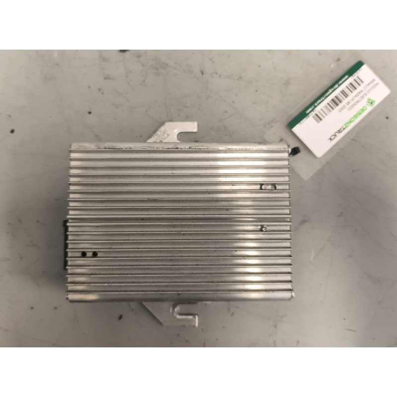 Recambio de modulo electronico para renault magnum ab 2005 12.8 diesel referencia OEM IAM 7420880230  