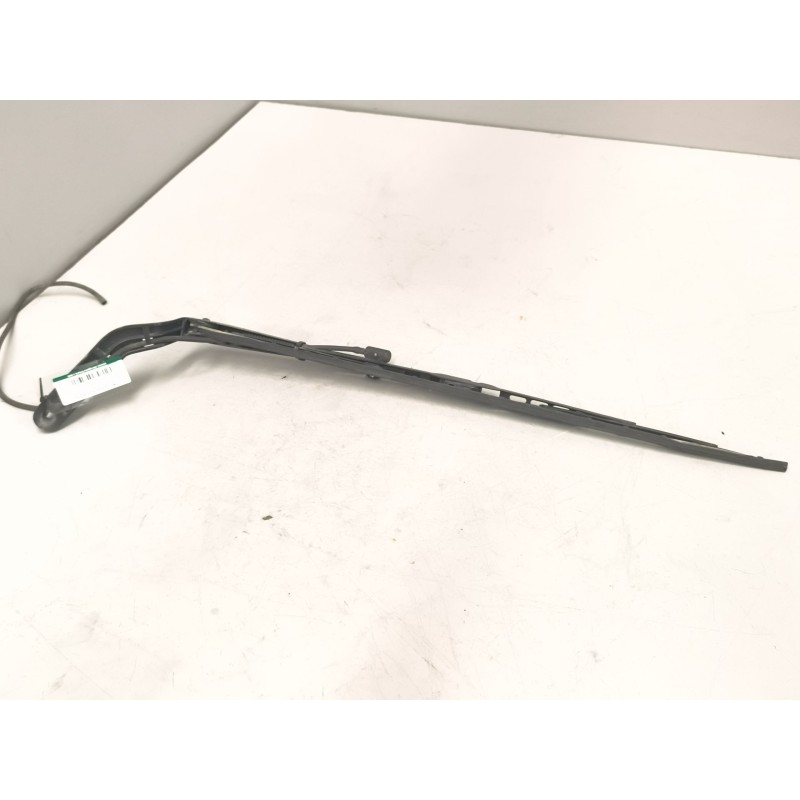 Recambio de brazo retrovisor izquierdo para nissan trucks atleon tk160.95 referencia OEM IAM   
