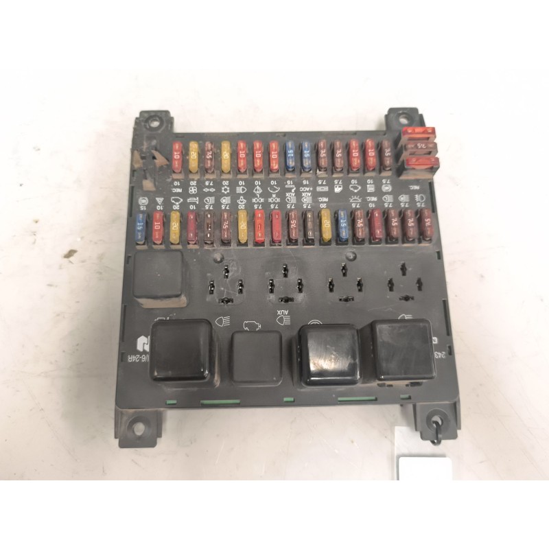 Recambio de caja reles / fusibles para nissan trucks atleon tk 150/3 referencia OEM IAM 243109X406  