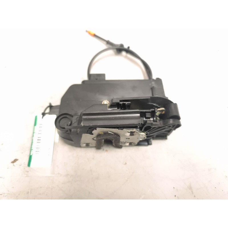 Recambio de cerradura puerta delantera derecha para scania r i r 450 referencia OEM IAM 2640860  