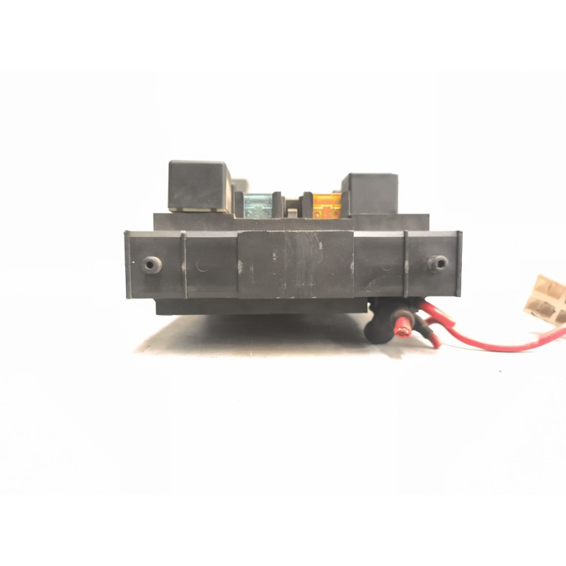 Recambio de caja reles / fusibles para iveco eurotech cursor (mh) 7.8 diesel referencia OEM IAM 500325434 - Blanco 2