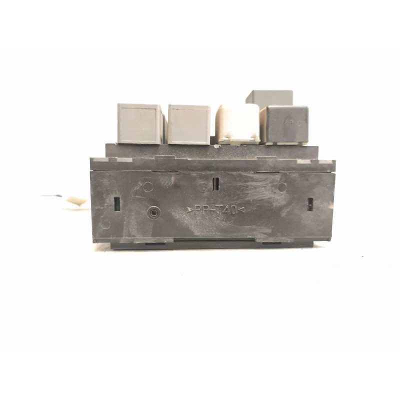 Recambio de caja reles / fusibles para iveco eurotech cursor (mh) 7.8 diesel referencia OEM IAM 500325434 - Blanco 3