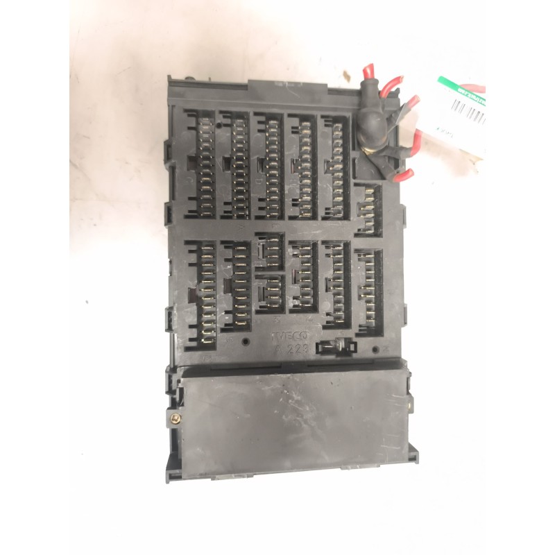 Recambio de caja reles / fusibles para iveco eurotech cursor (mh) 7.8 diesel referencia OEM IAM 500325434 - Blanco 6
