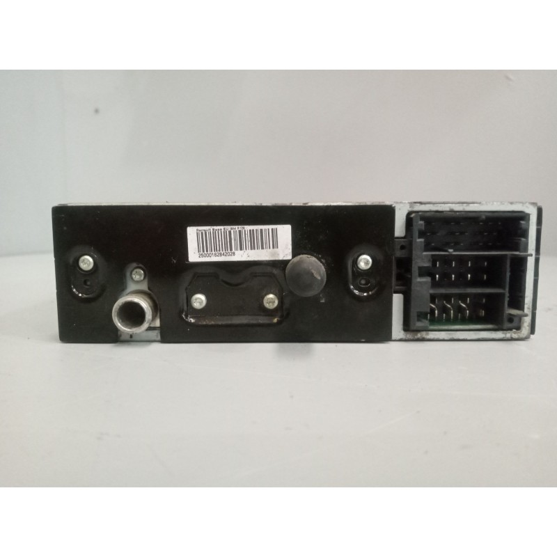 Recambio de sistema audio / radio cd para renault premium lander referencia OEM IAM 7421819272 - Blanco 3