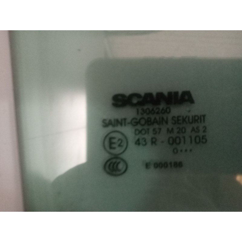 Recambio de luna delantera derecha para scania p,g,r,t - series g 440, r 440 referencia OEM IAM 1306260 - Azul 4