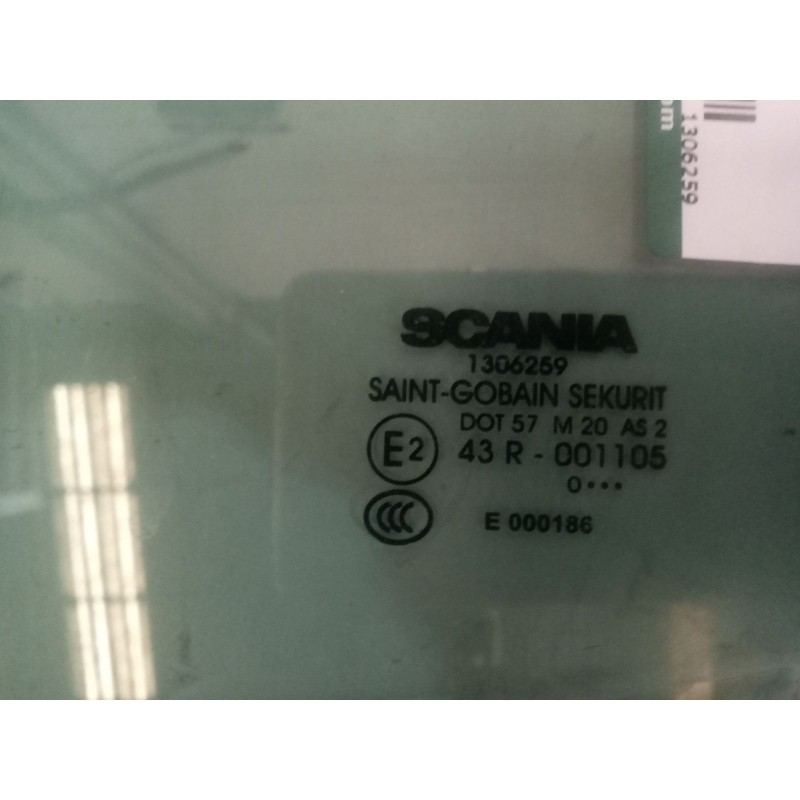 Recambio de luna delantera izquierda para scania p,g,r,t - series g 440, r 440 referencia OEM IAM 1306259 - Azul 2