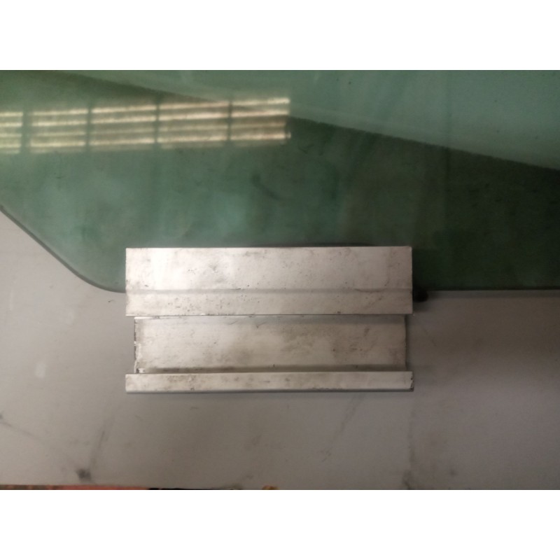 Recambio de luna delantera izquierda para scania p,g,r,t - series g 440, r 440 referencia OEM IAM 1306259 - Azul 3