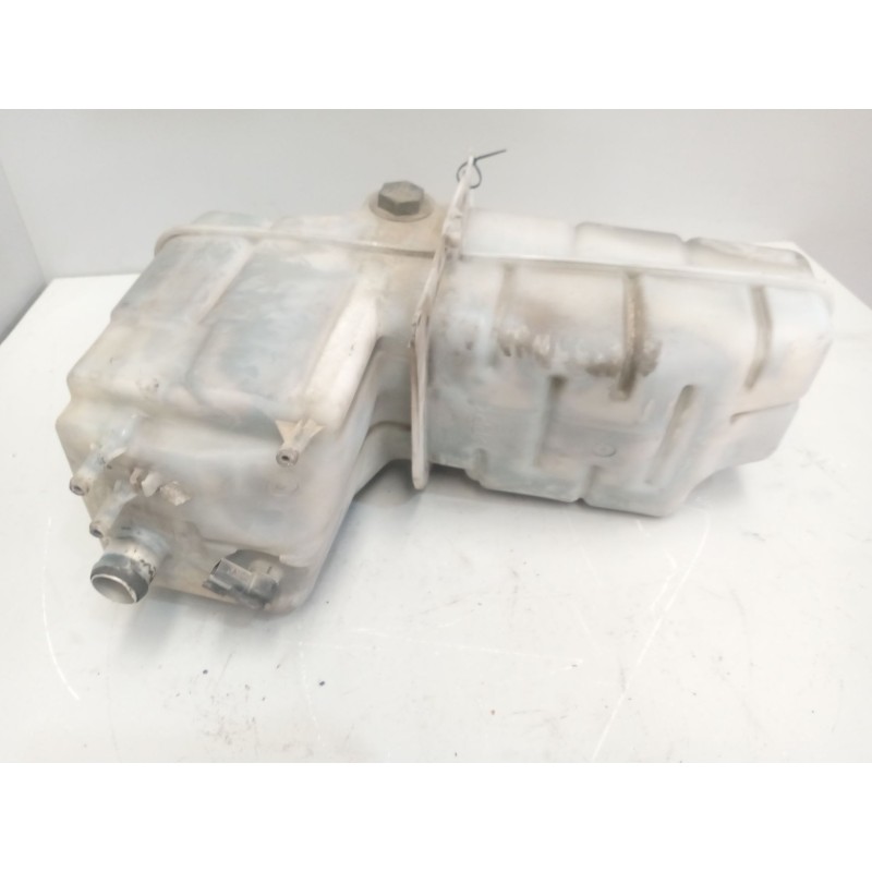 Recambio de deposito expansion para scania r i r 500 referencia OEM IAM 2401668 - Blanco 3